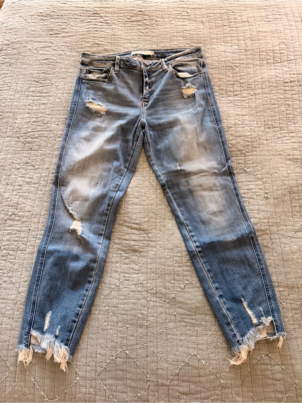 Hidden Classic Distressed Women's Blue Jeans
